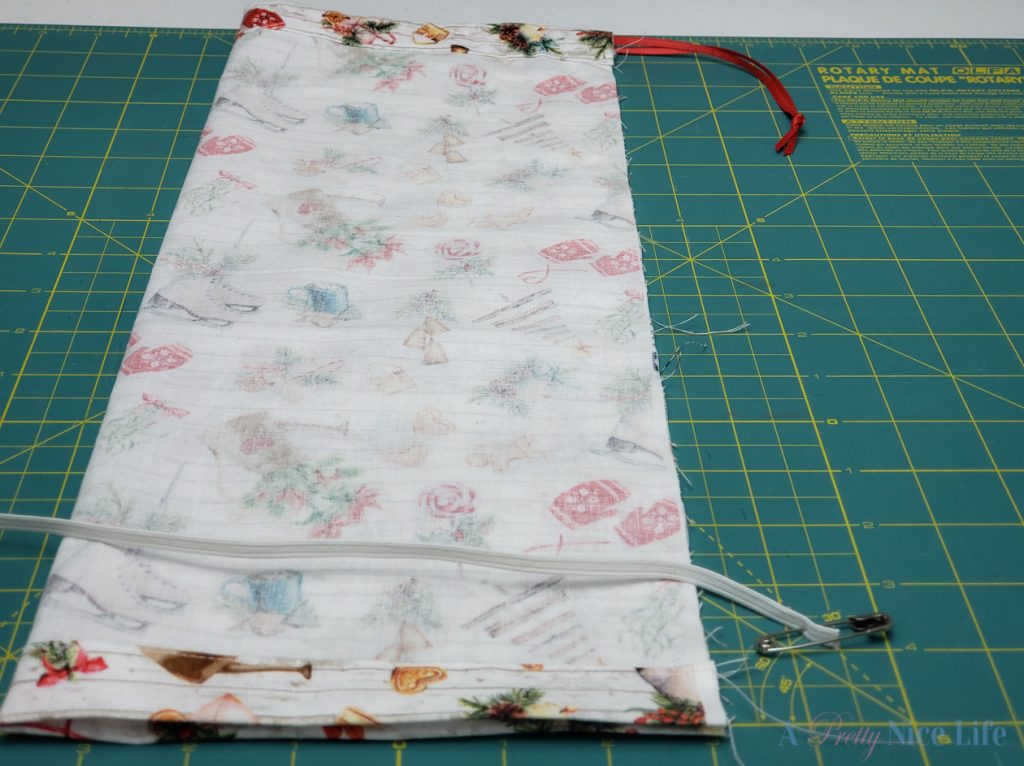 How to sew a grocery bag holder - A Pretty Nice Life