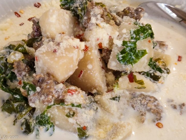 Zuppa Toscana soup recipe (dupe of Olive Garden's Zuppa Toscana)