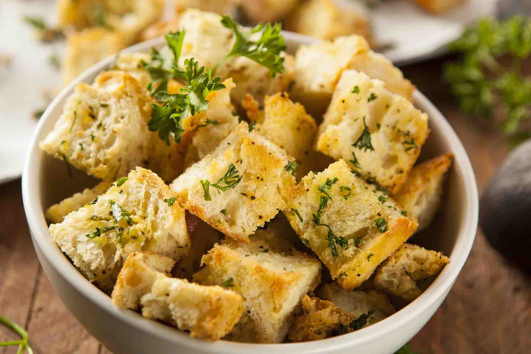 How to make homemade croutons