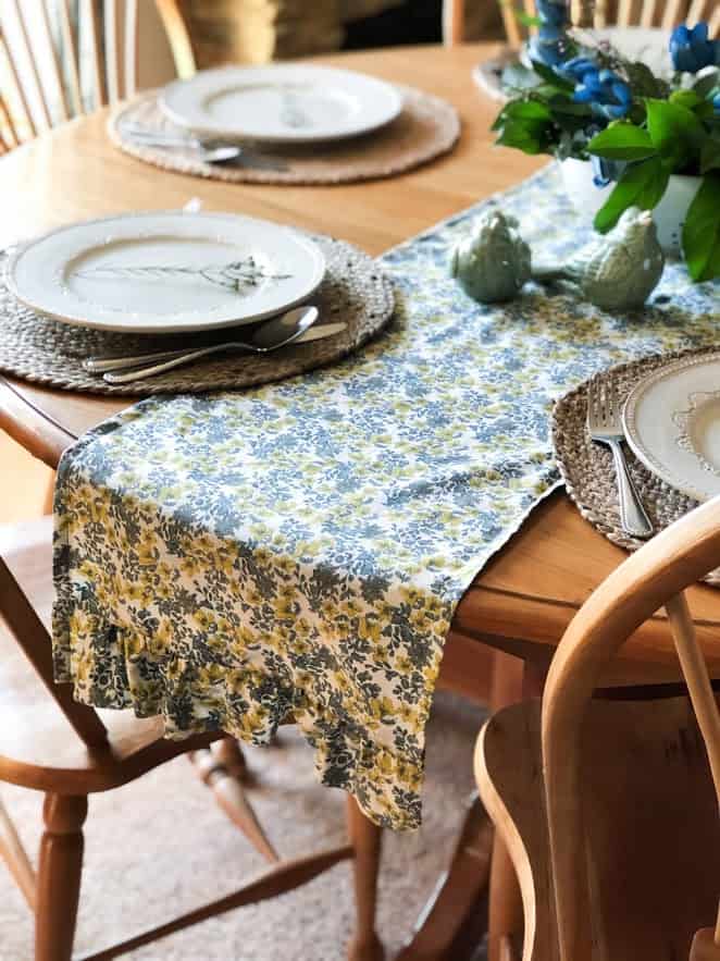 gorgeous simple table runner with ruffled ends