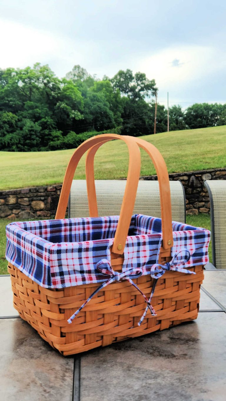 sew your own cute picnic basket fabric liner